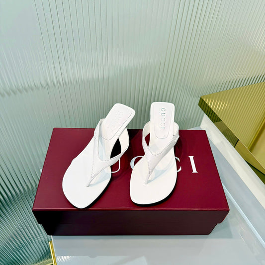 GG Vittoria Thong Sandals White Leather 714886