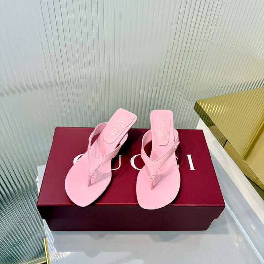 GG Vittoria Thong Sandals Light Pink Leather 714888