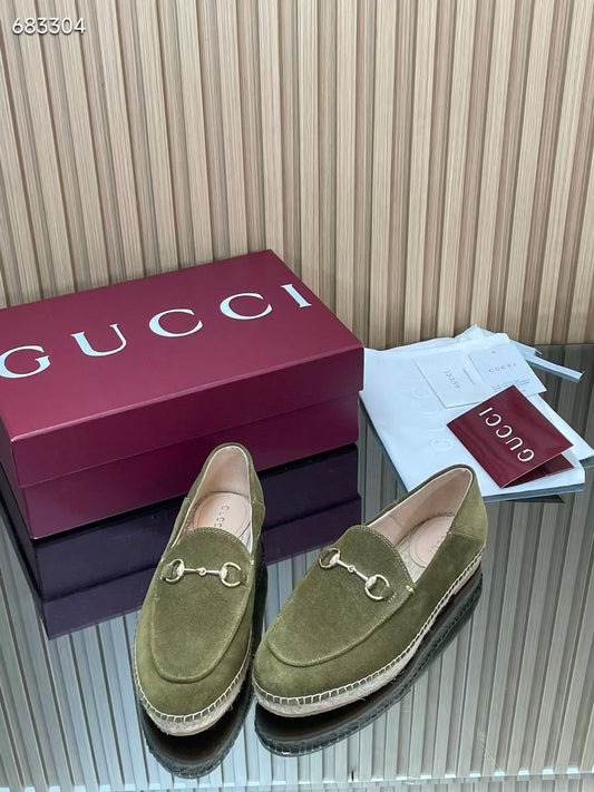 Gucci 26s Loafer In Moss Green Suede