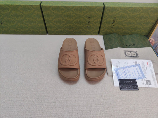 GG Lide Sandal With Interlocking Brown Rubber 788127