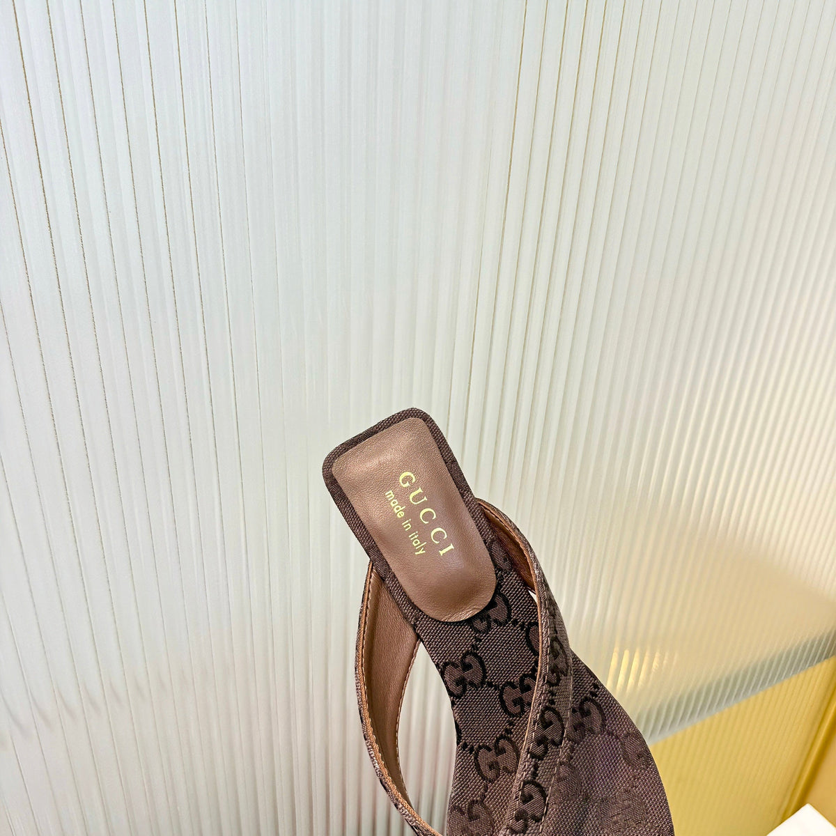 GG Vittoria Thong Sandals Coffee Canvas 714872