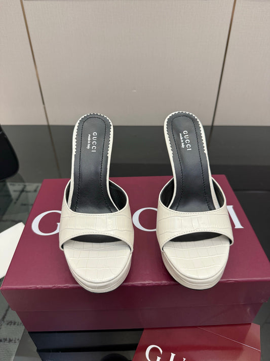 GG 26s Sandal 12cm White Embossed Leather 828214