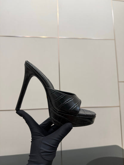 GG 26s Sandal 12cm Black Embossed Leather 828216