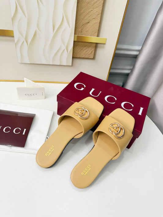 GG 2026 Early Spring Mule Beige Sheepskin 688519