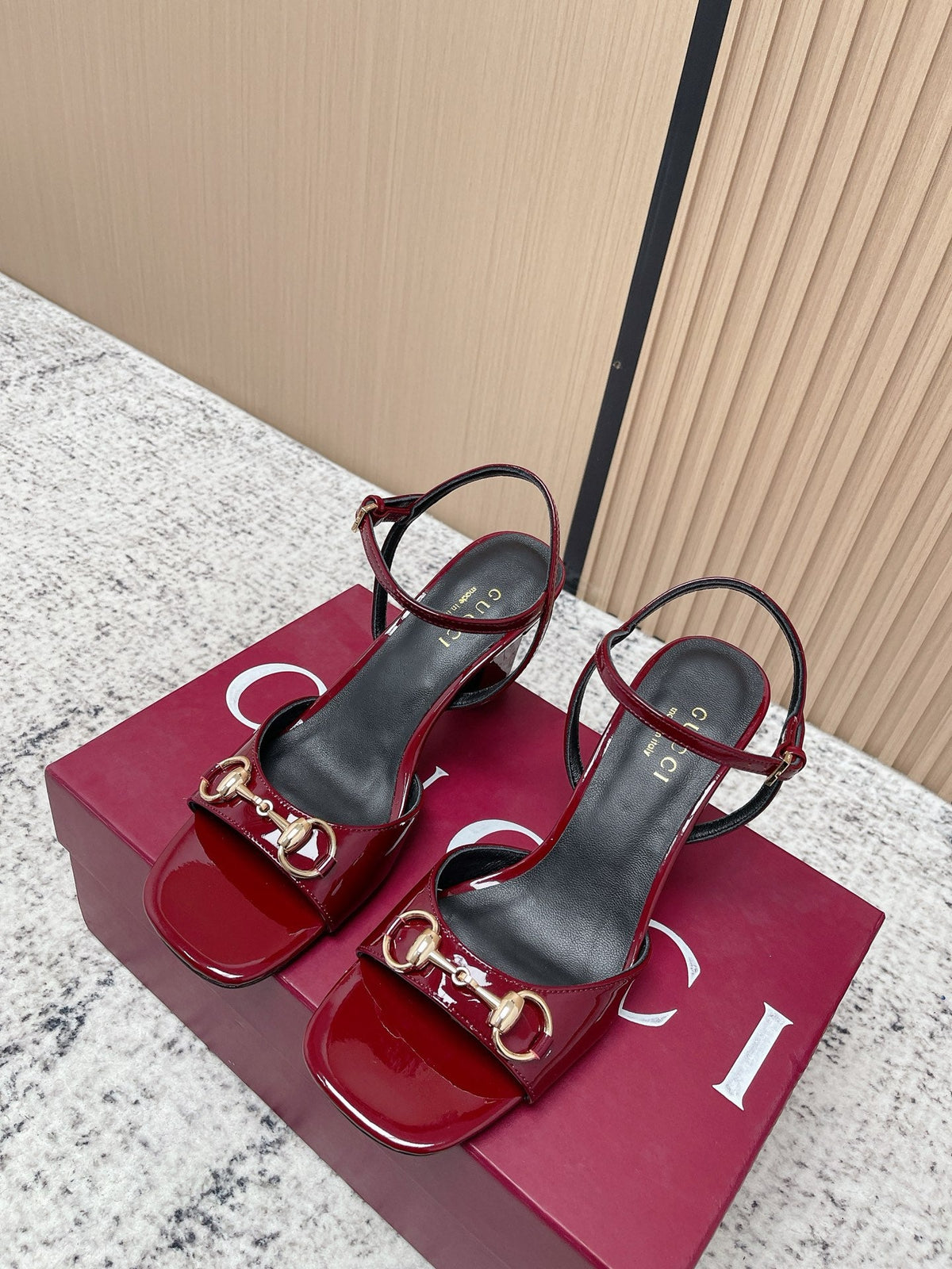 GG Signora Sandals 8.5cm Burgundy Shiny Leather 752218
