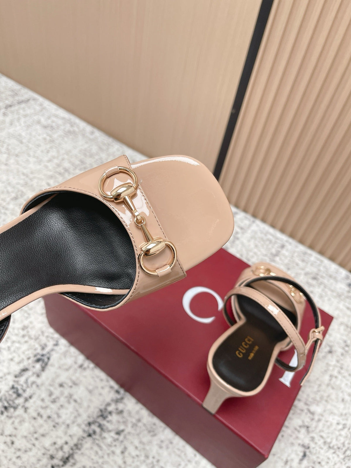 GG Signora Sandals 8.5cm Beige Shiny Leather 752221