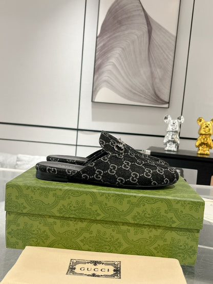 MEN'S MULE WITH HORSEBIT IN BLACK MONOGRAM JACQUARD FABRIC