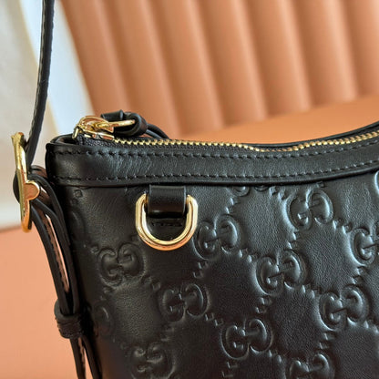 GG Emblem Shoulder Bag Black Embossed Cowhide