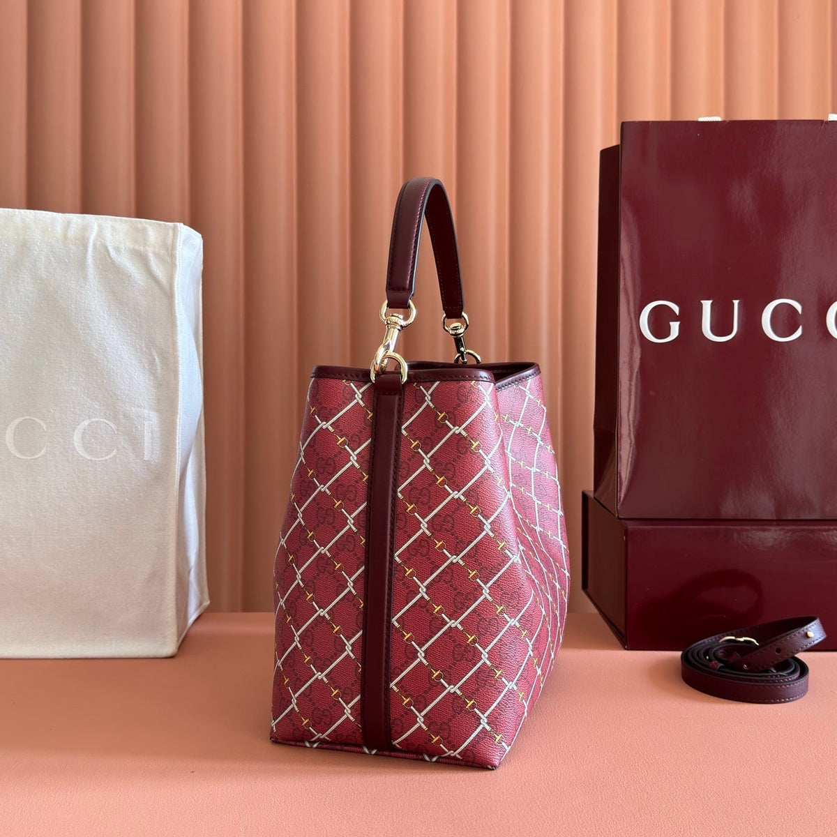 GG Emblem Bucket Bag 25cm Red GG Fabric