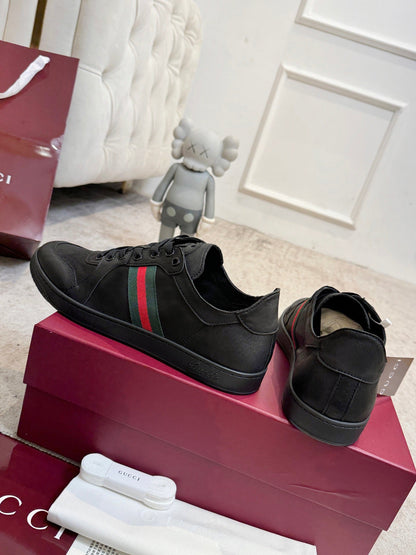 GG Stretch Low-Top Trainers Black Leather 824428
