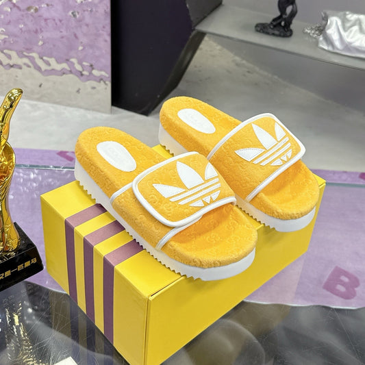 GG x Adidas Slipper Yellow White Canvas 672156
