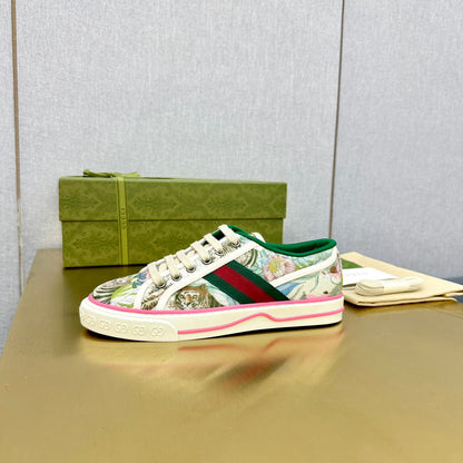 GG TENNIS 1977 TRAINER CANVAS WITH TIGER MOTIF