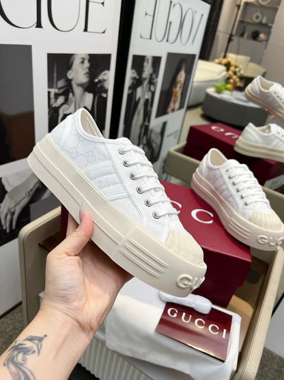 GG Chunky Sneaker White Cream Canvas 547438