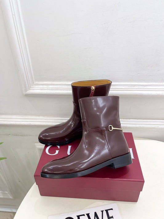 Gucci 25𝐬𝐬 horsebit ankle boots burgundy patent calfskin 435385