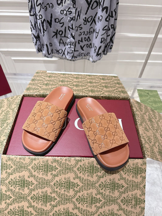 GG SLIDES IN BURNT ORANGE SUEDE WITH EMBOSSED LOGO STYLE 5