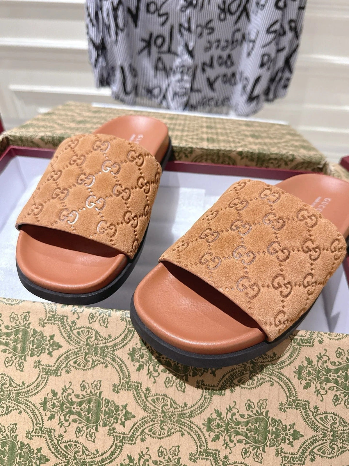 GG SLIDES IN BURNT ORANGE SUEDE WITH EMBOSSED LOGO STYLE 5